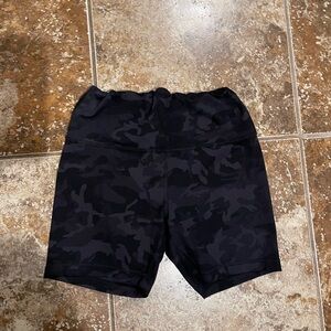 Lululemon Wunder Train High-Rise Short 6”